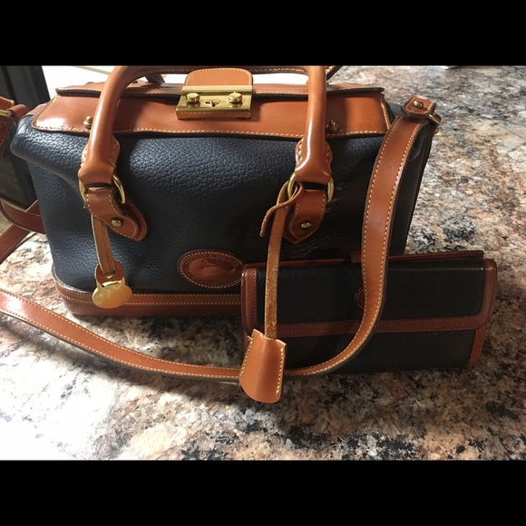 Dooney & Bourke Handbags - Vintage Dooney & Bourke large purse and wallet